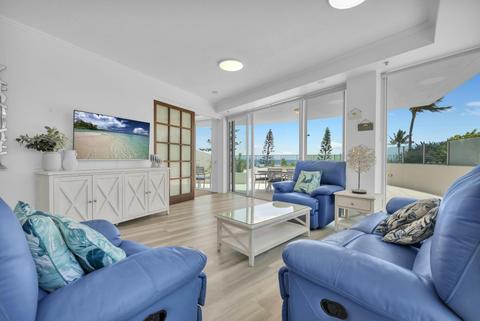 3 Bedroom Beach View - Reflection on the Sea