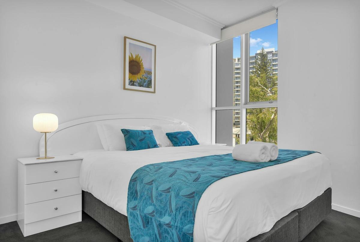 2 Bedroom Plus Beach View - Tower Two