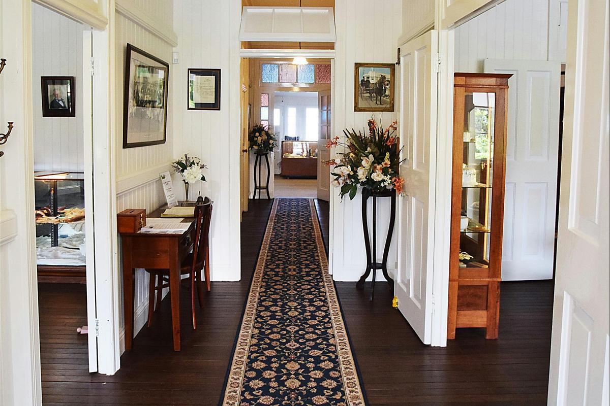 Ringsfield House Nanango - Hallway