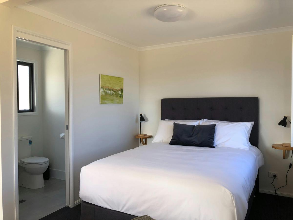 bed / bathroom