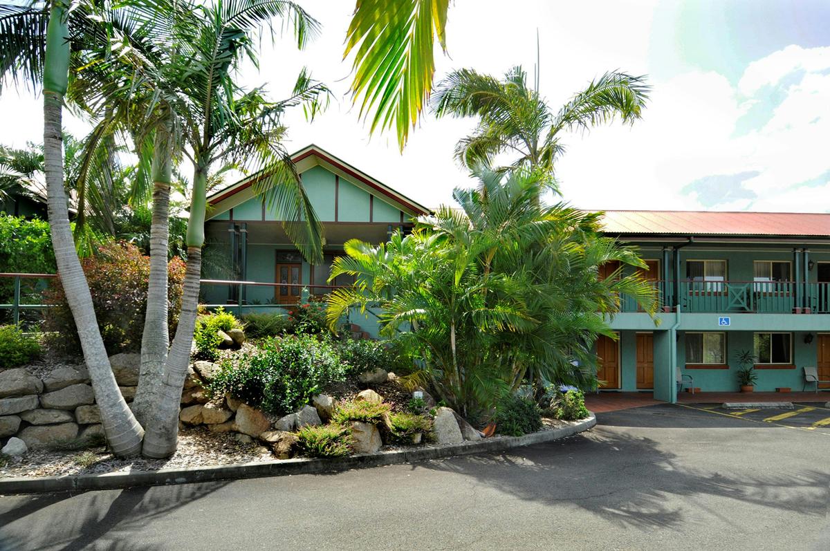 McNevins Logan Park Motel