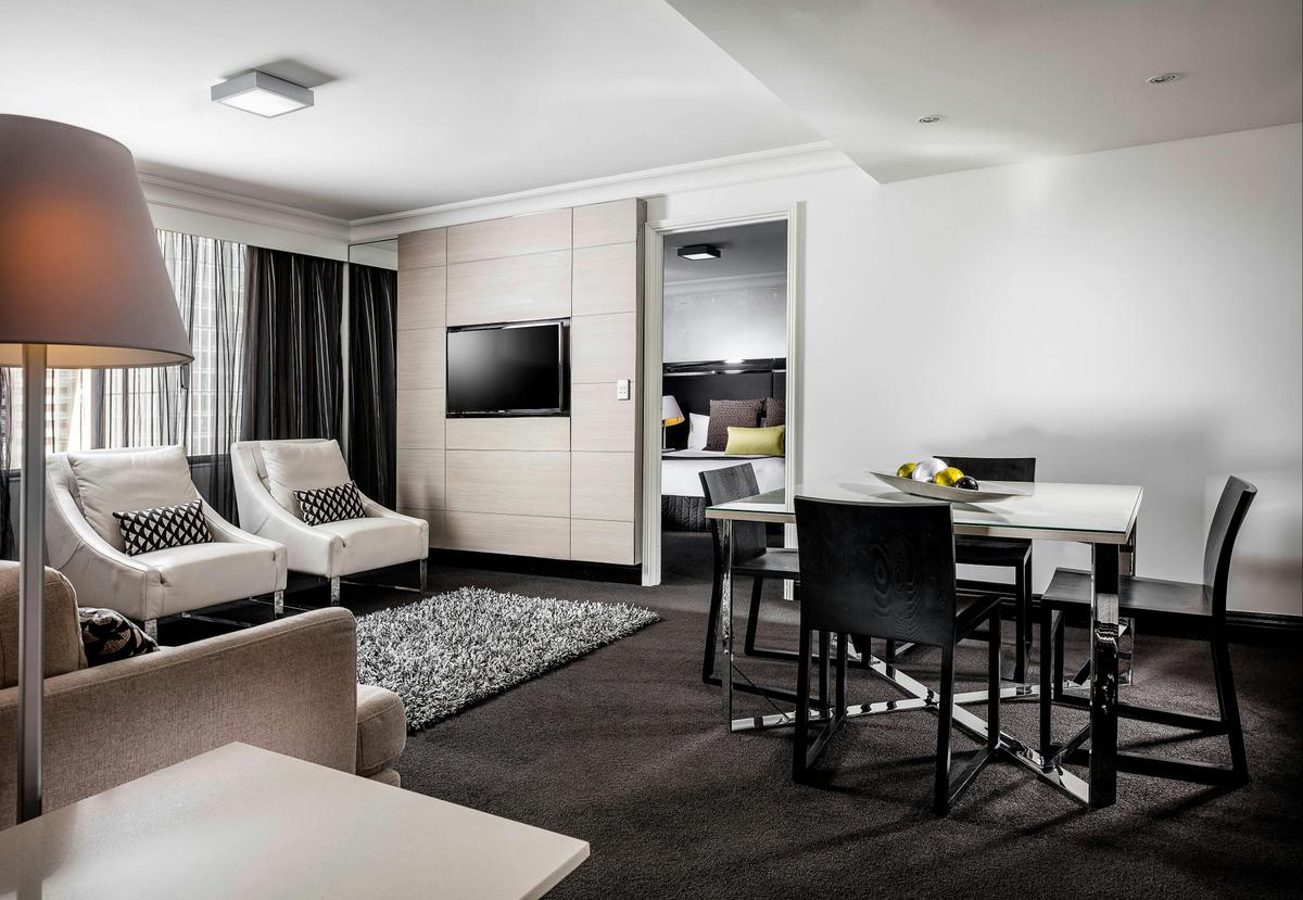 Pullman 1 Bedroom Suite
