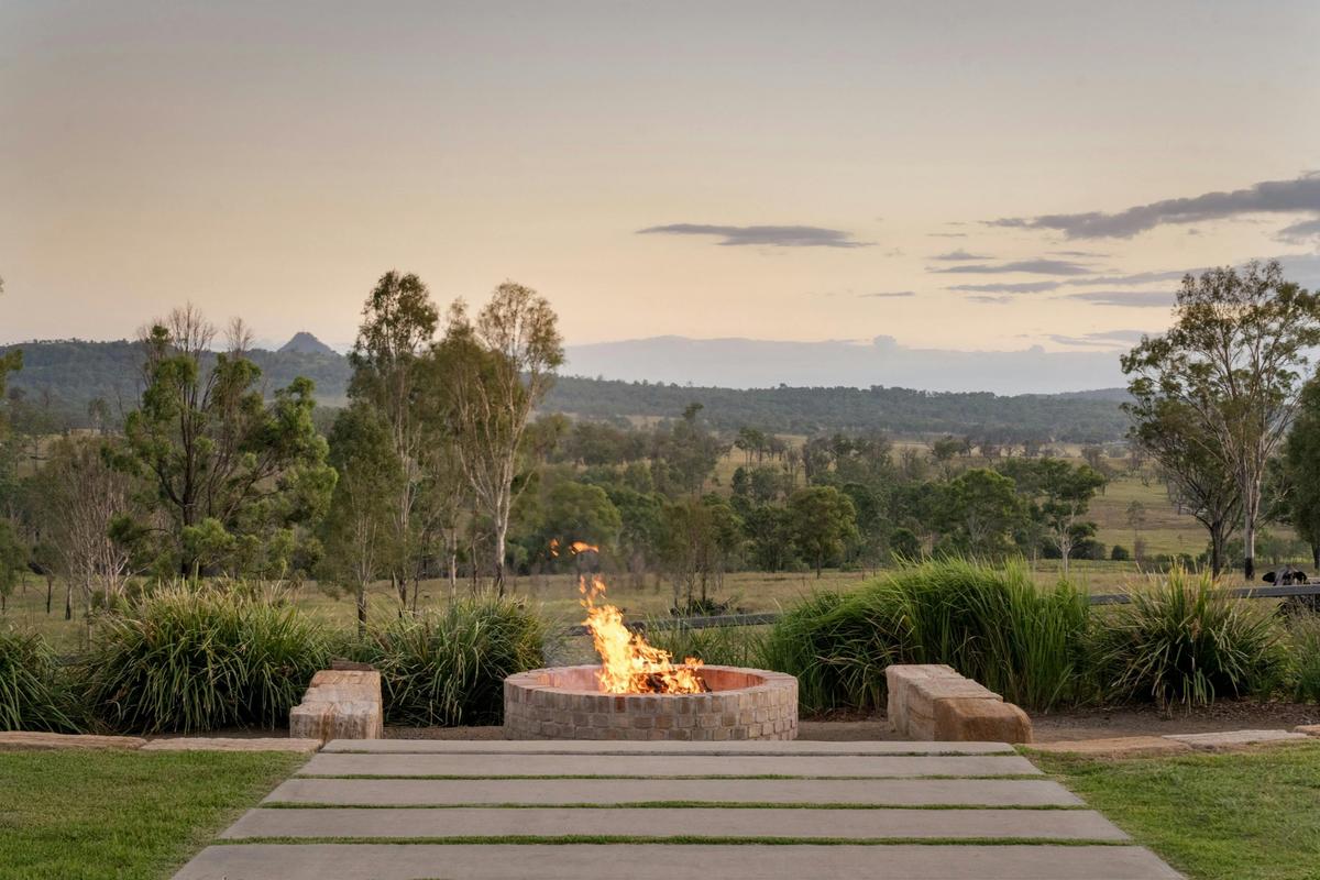 Skyline Farmhouse - Firepit
