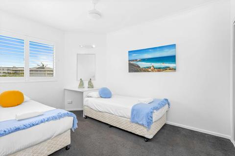 2 Bedroom Ocean View Apartment