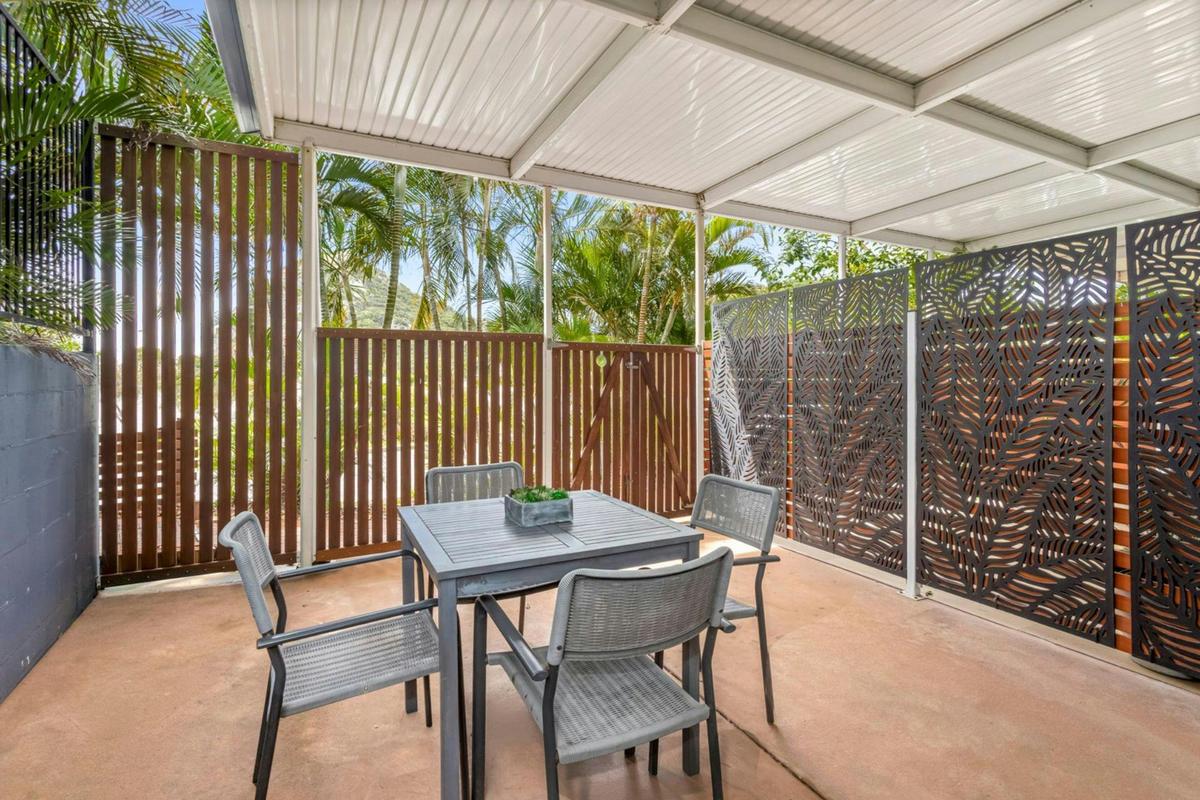 Budget Courtyard Studio