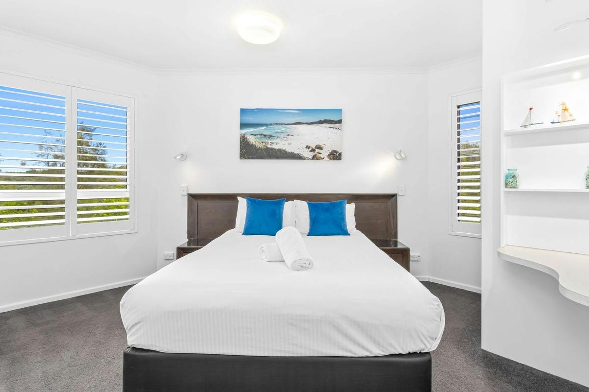 2 Bedroom Ocean View Apartment