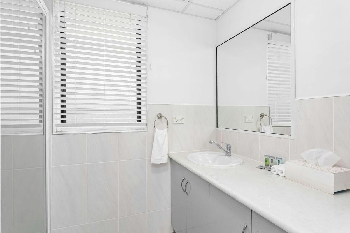 2 Bedroom Ocean View Apartment