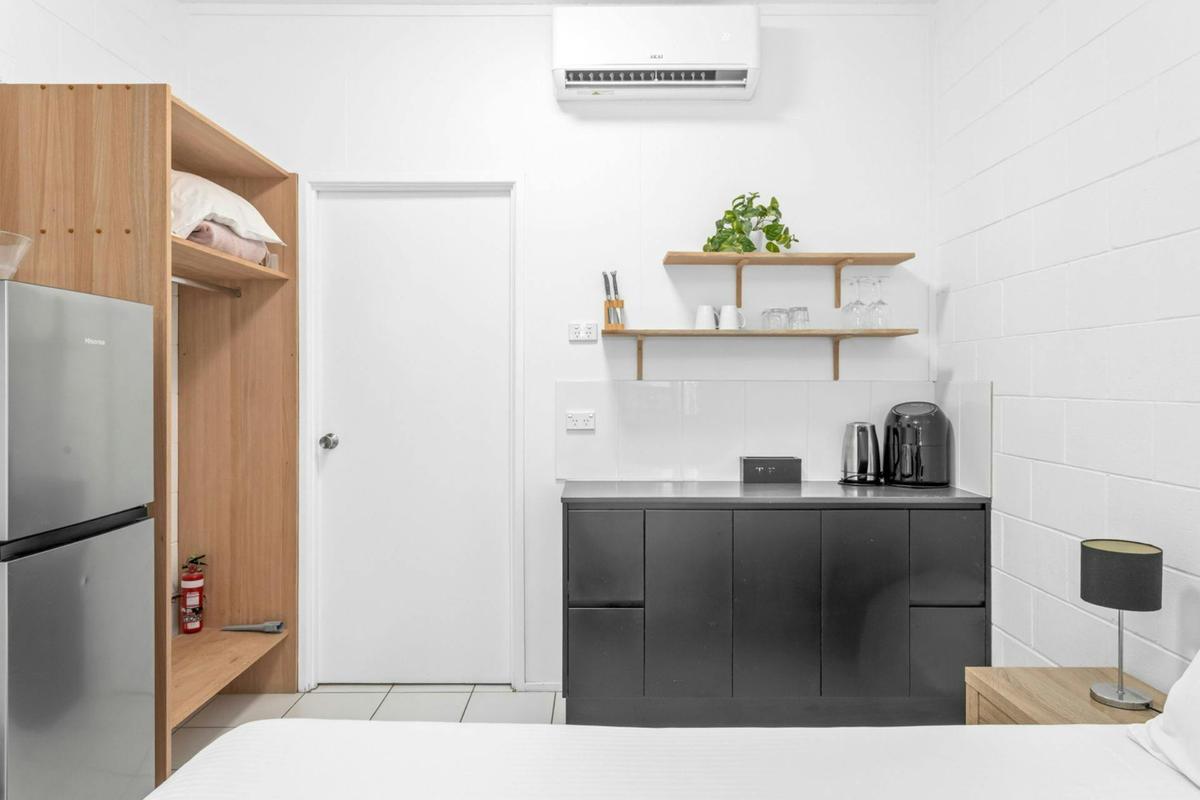 Budget Courtyard Studio