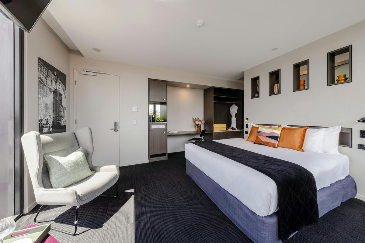 Deluxe King City View Room