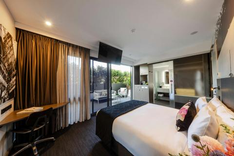 Superior Queen Balcony Room