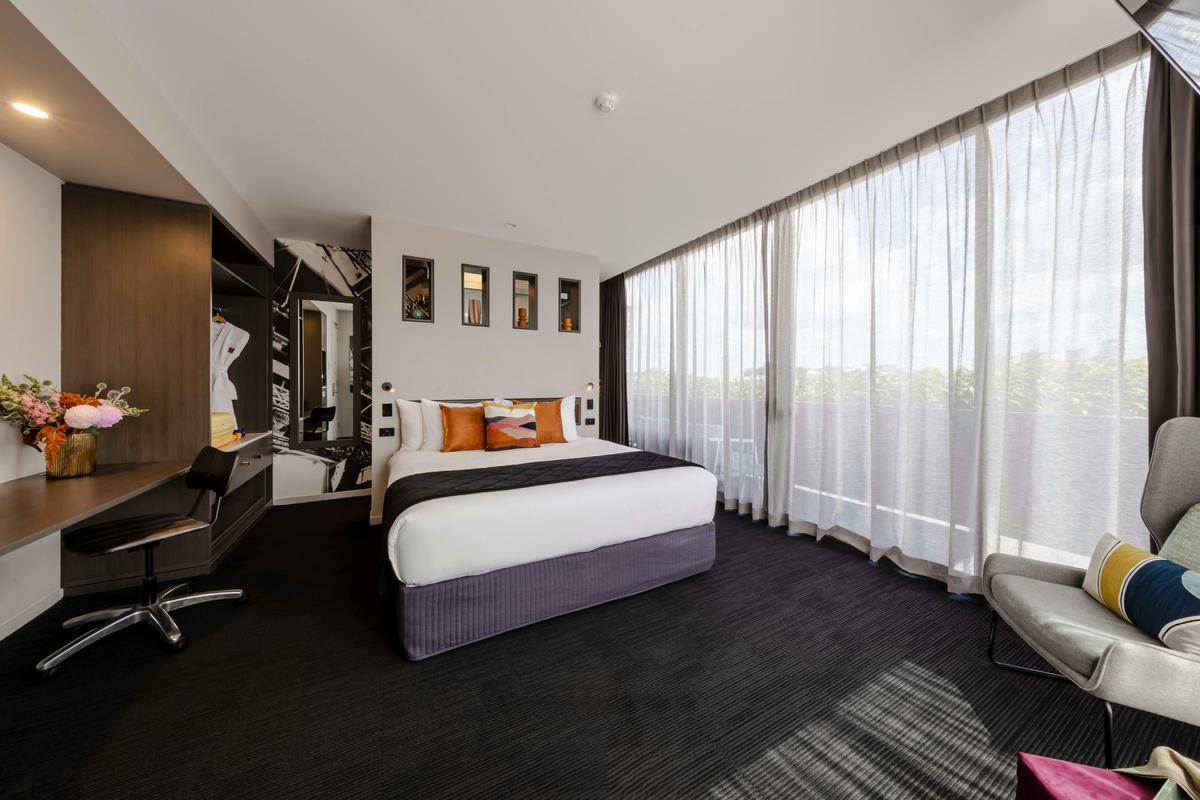 Deluxe King City View Room