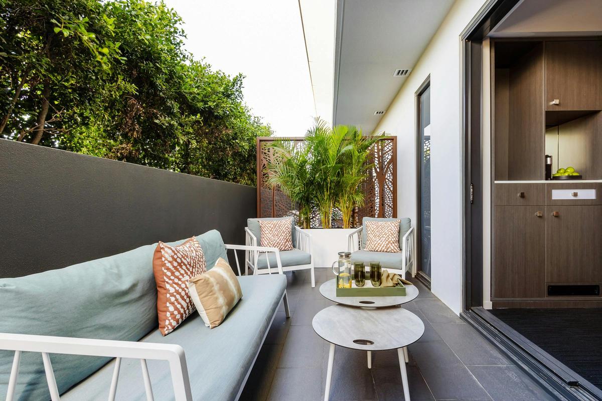 Superior Queen Balcony Room