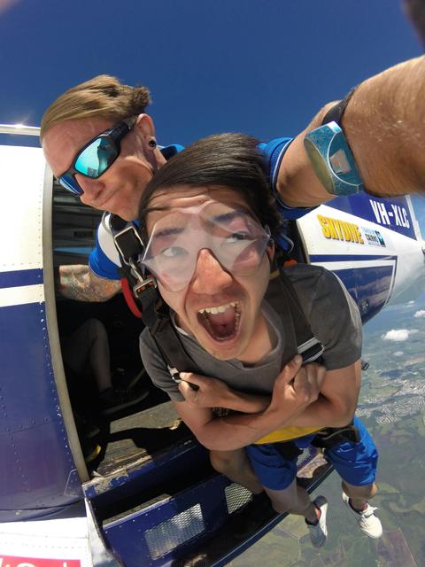 Cairns Tandem Skydive up to 14,000ft [Free Bus Transfers]
