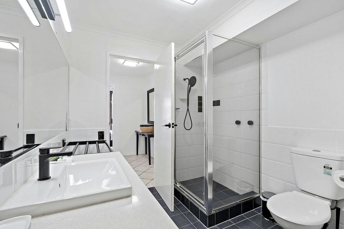 3 Bedroom Pool View Apartment