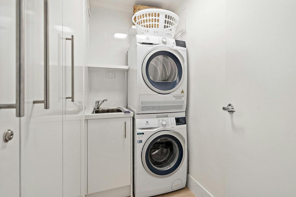 1 Bedroom Ocean View Apartment