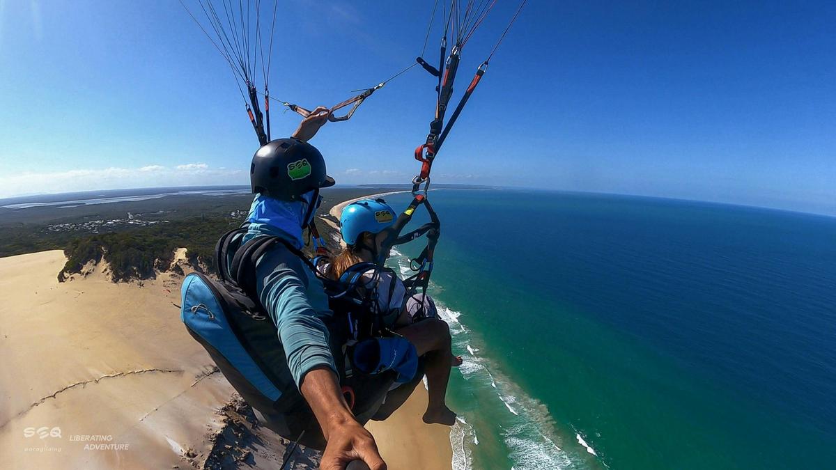 Paragliding Rainbow Beach