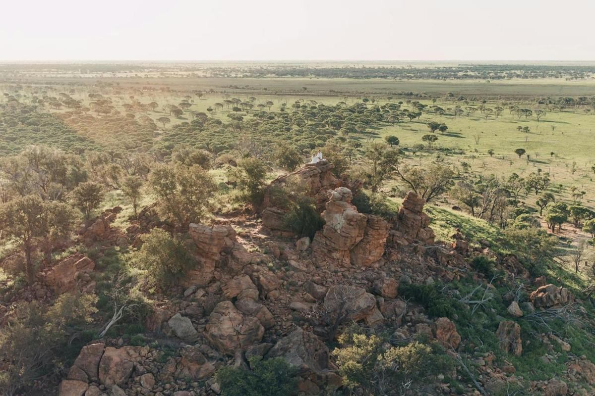 Australian Age of Dinosaurs & Scenic Flight Experience