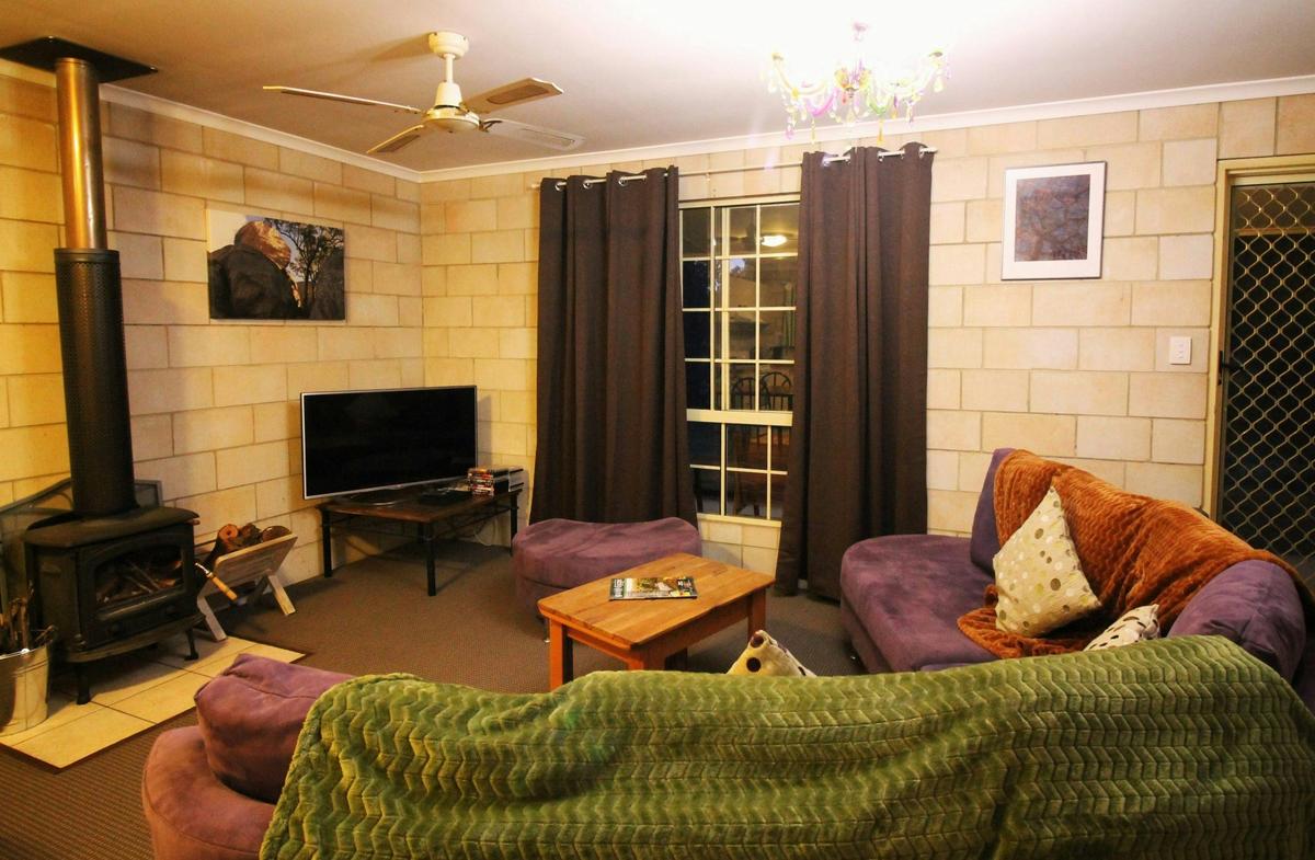 Frog Hollow Cottage Living Room