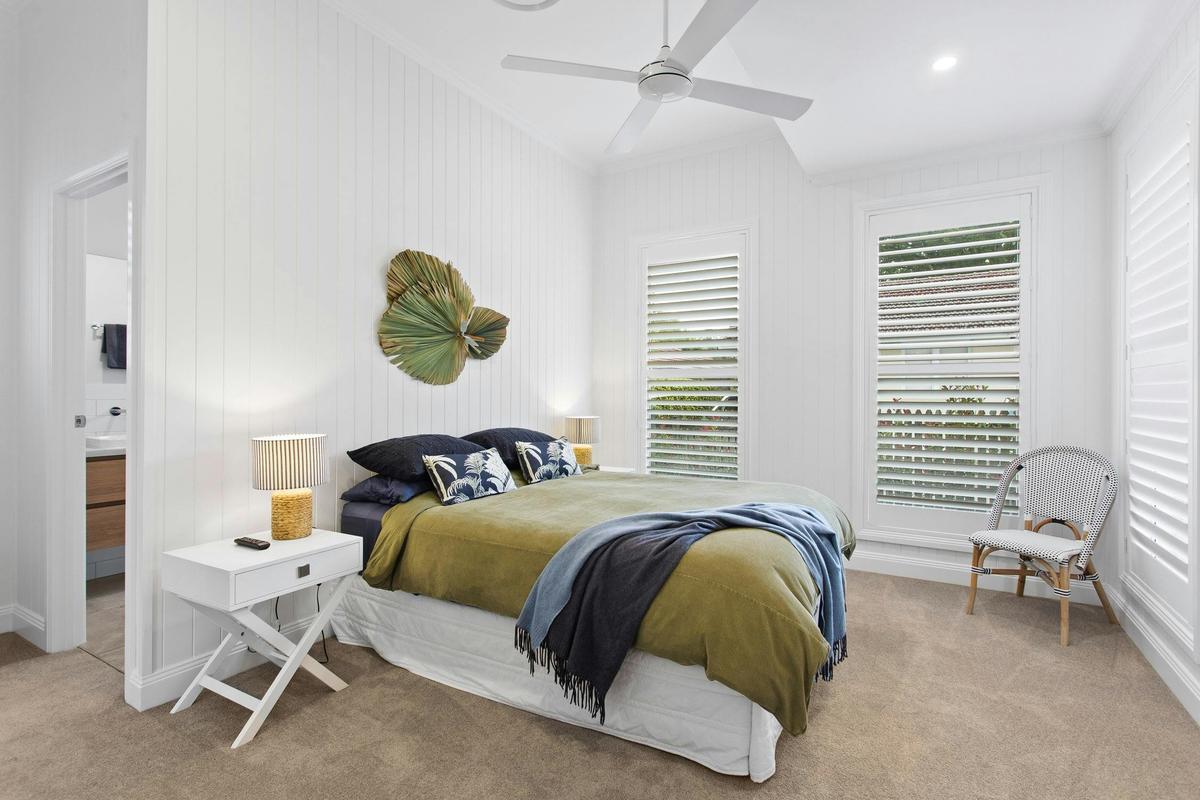 Sierra Cottage - Main Bedroom
