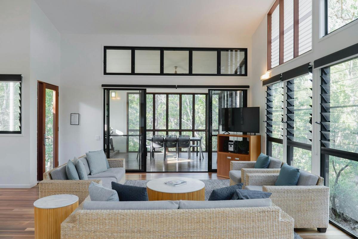 3 or 4 Bedroom Deluxe House