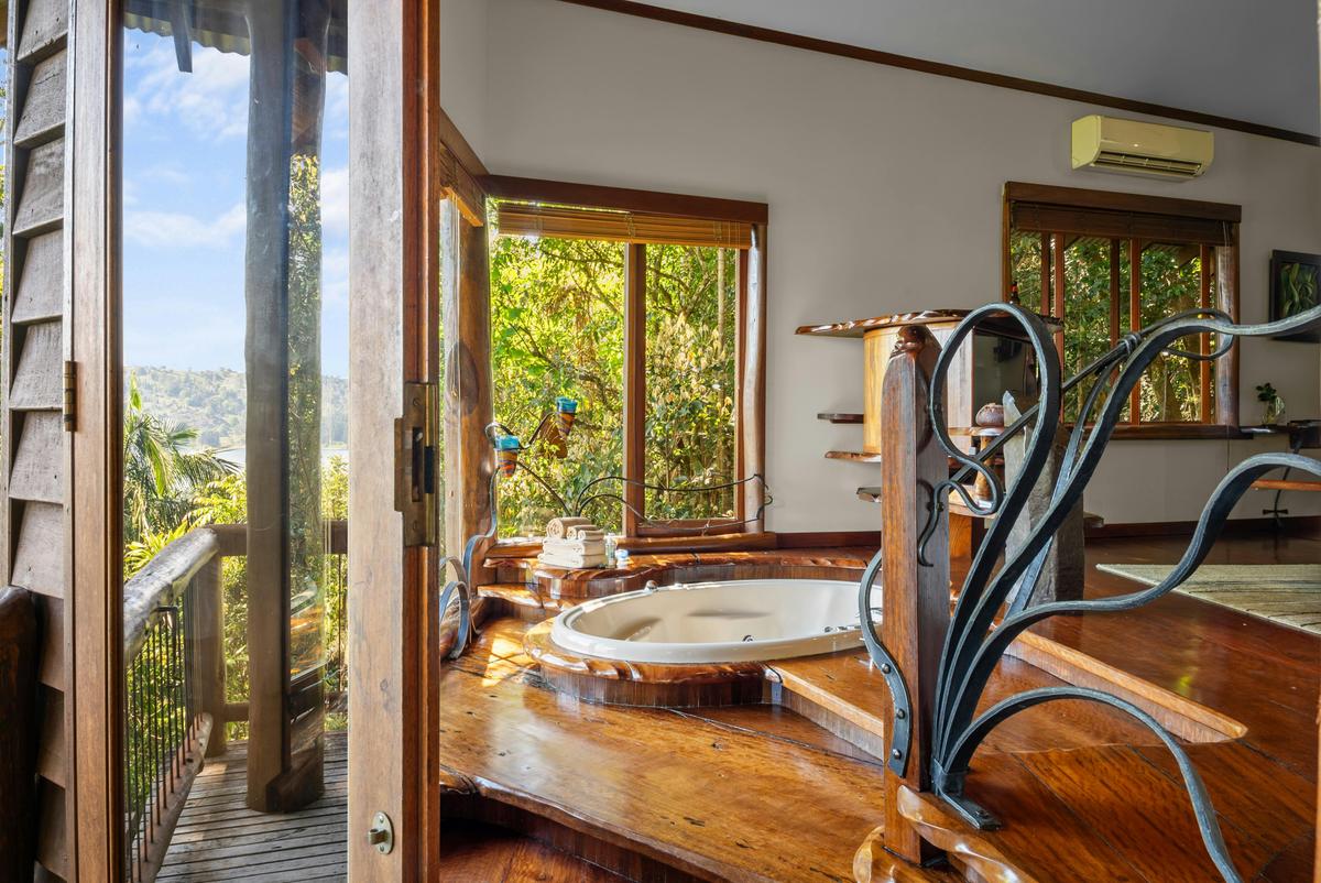 Luxury Treehouses
