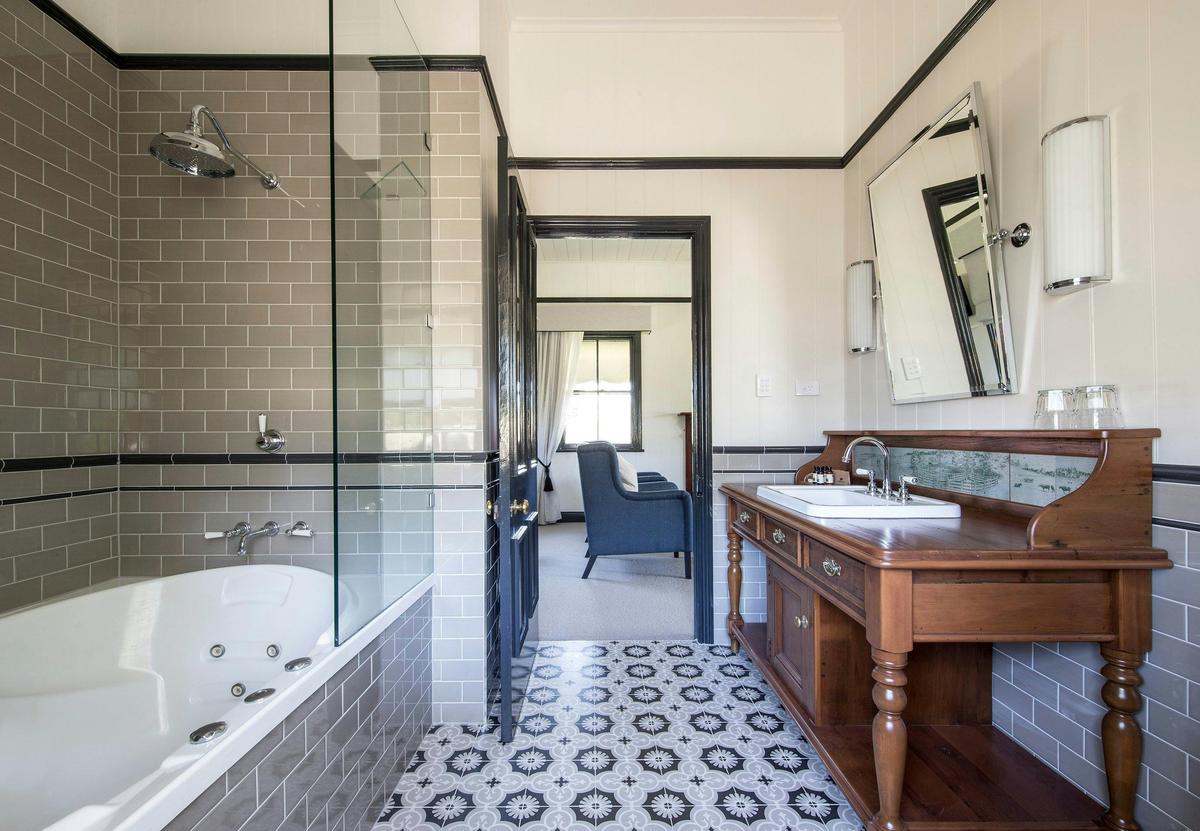 Heritage Suites