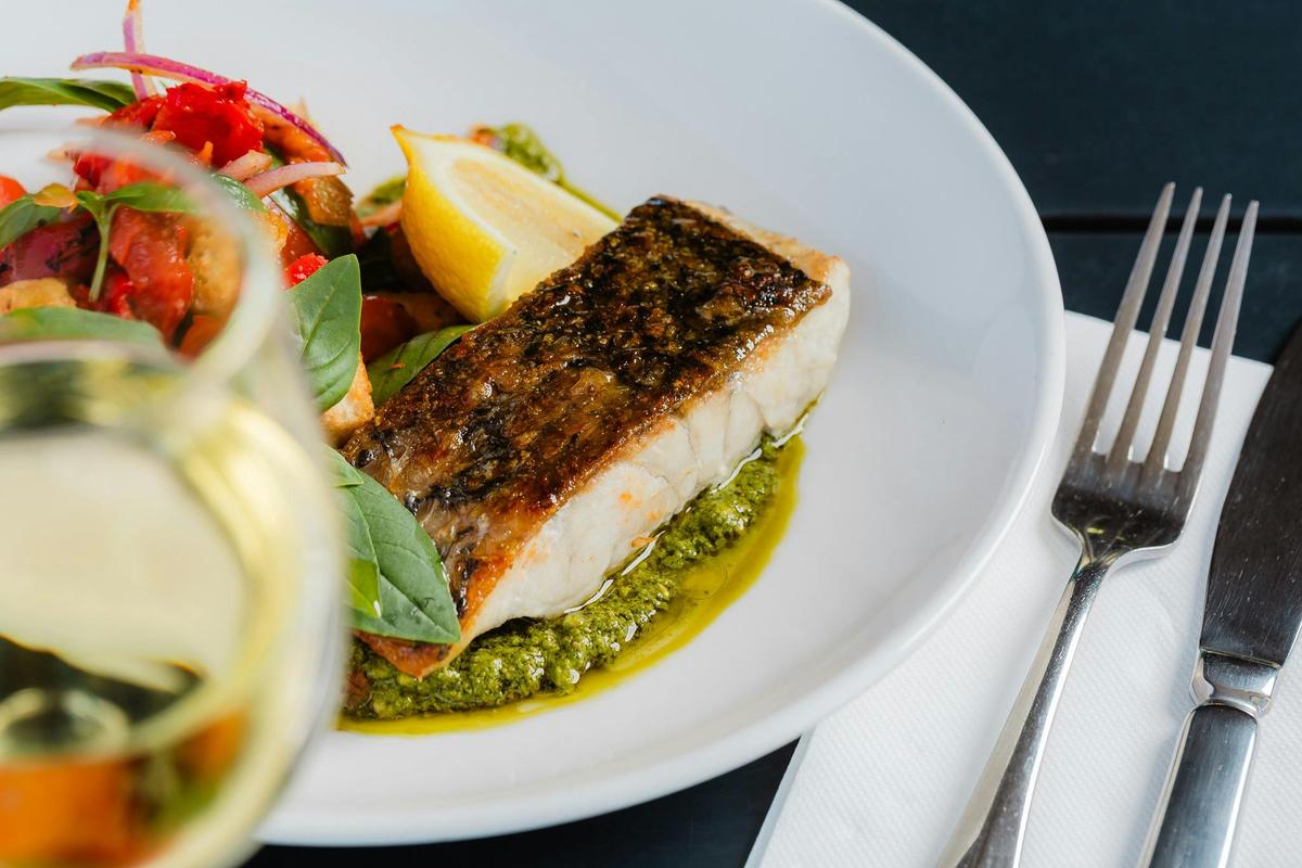 Winery Tour & Taste with 2- Course Lunch at Cellar Door