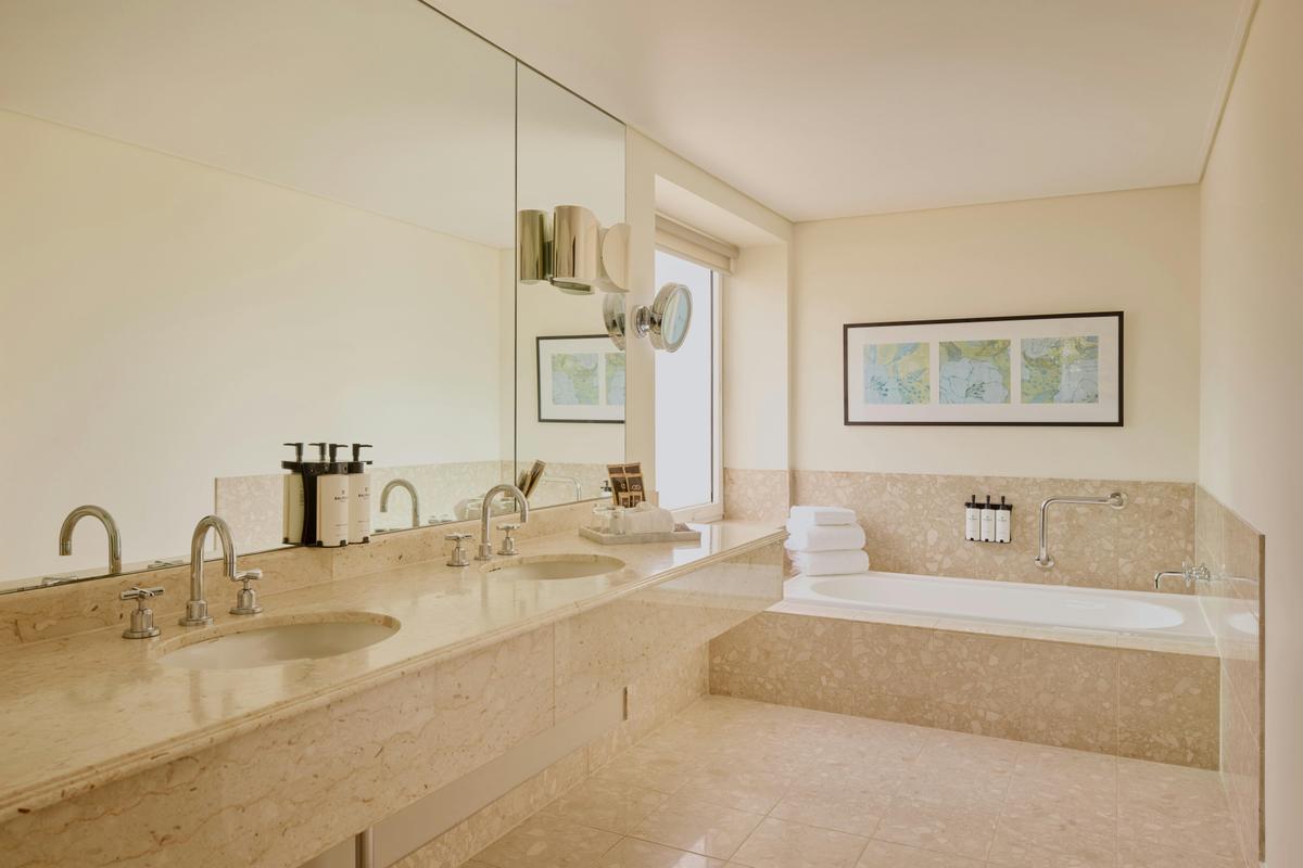 Signature Suite
