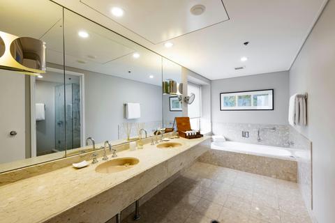 Premier Suite