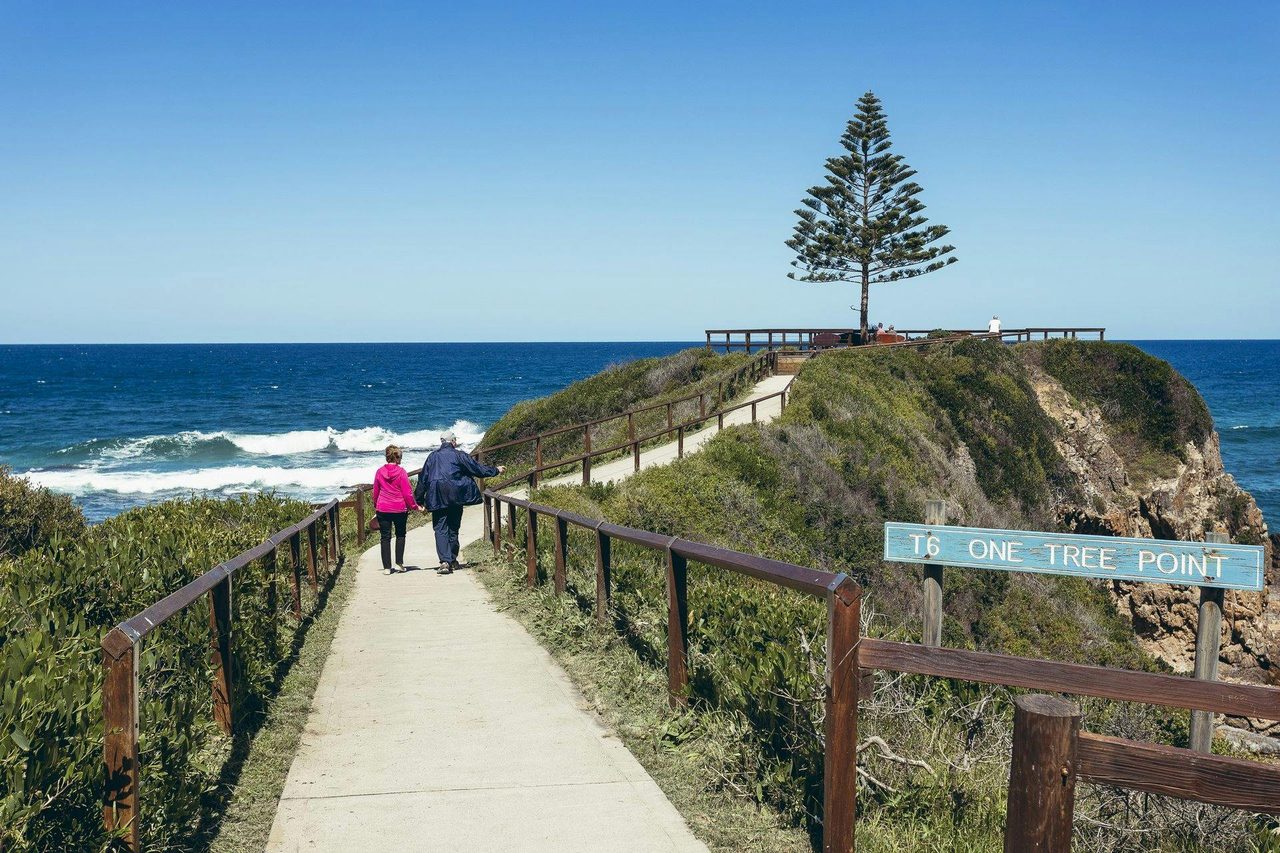 Path to One Tree Point Lookout