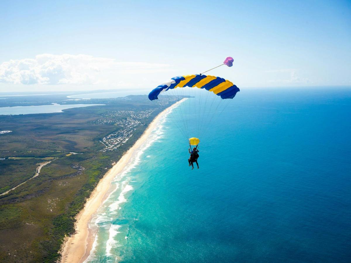 Skydive Noosa up to 13,000ft Tandem Skydive