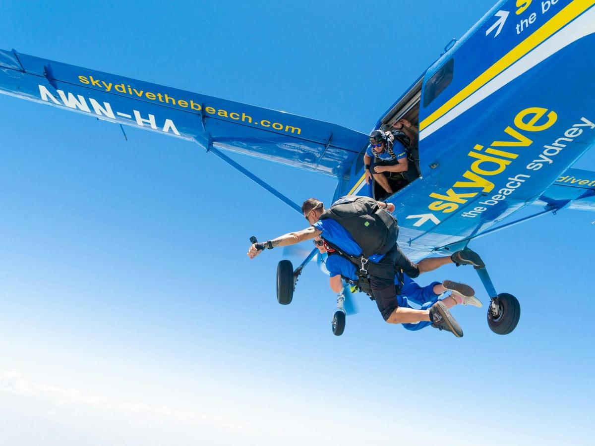Skydive Noosa up to 13,000ft Tandem Skydive