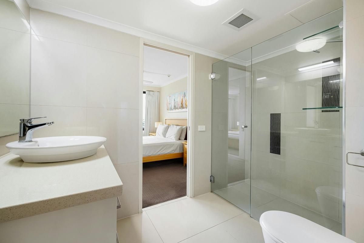 1 Bedroom Apartment with Ocean View Floors 6-10