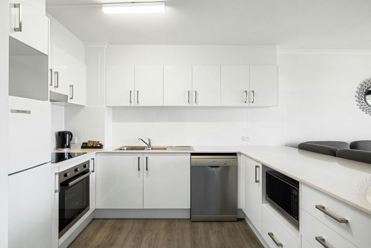 1 Bedroom Apartment with Ocean View Floors 6-10