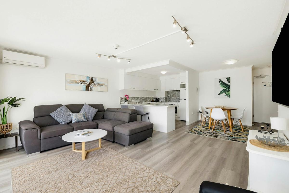 1 Bedroom Apartment with Ocean View Floors - 1-5