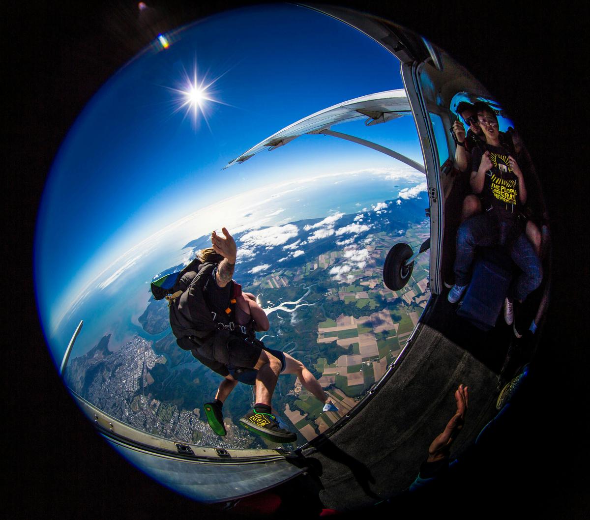 Skydive Cairns up to 15,000ft Tandem Skydive