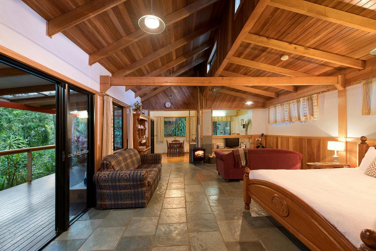 Spacious interior of the cabin at Sharlynn B and B