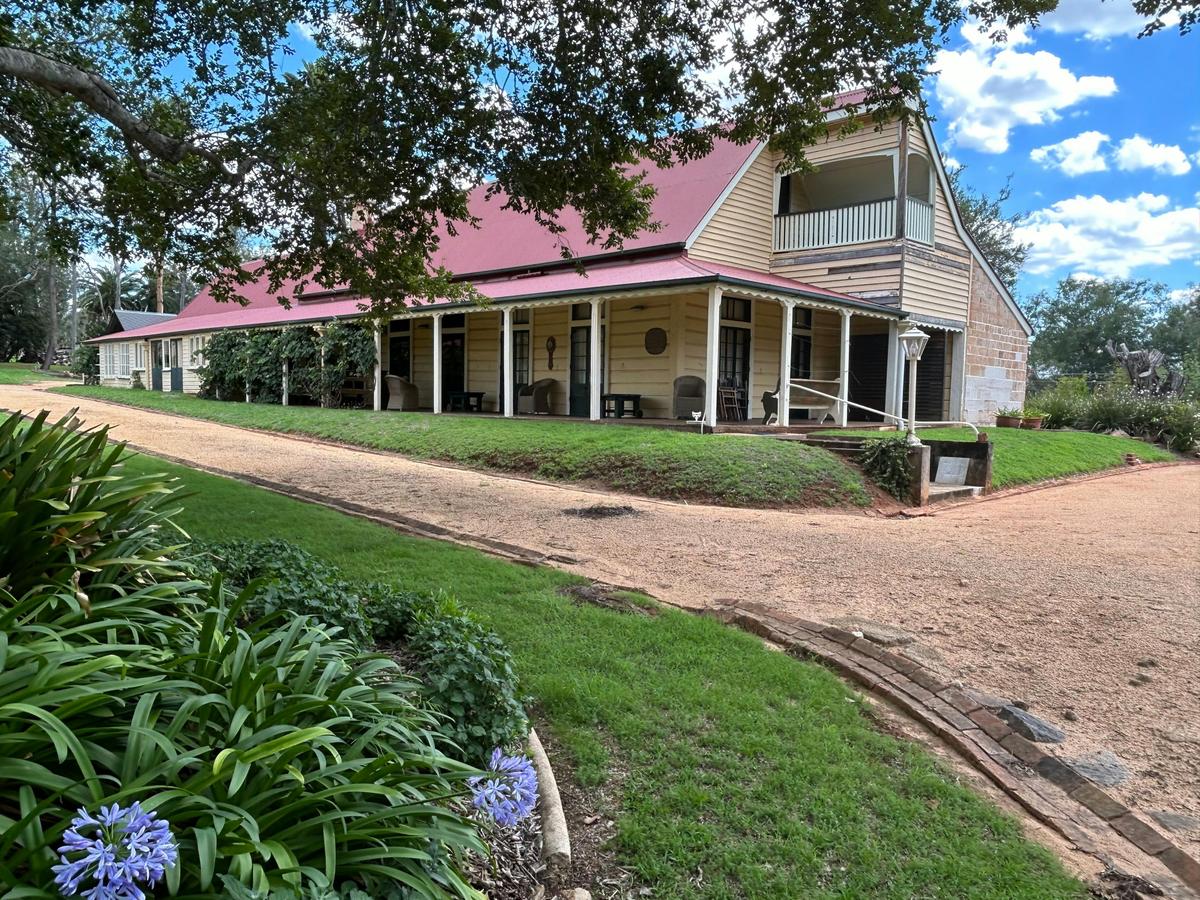 Taabinga Homestead from front drive