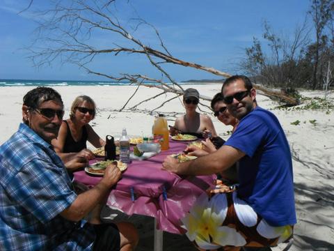 Straddie Kingfisher Tours