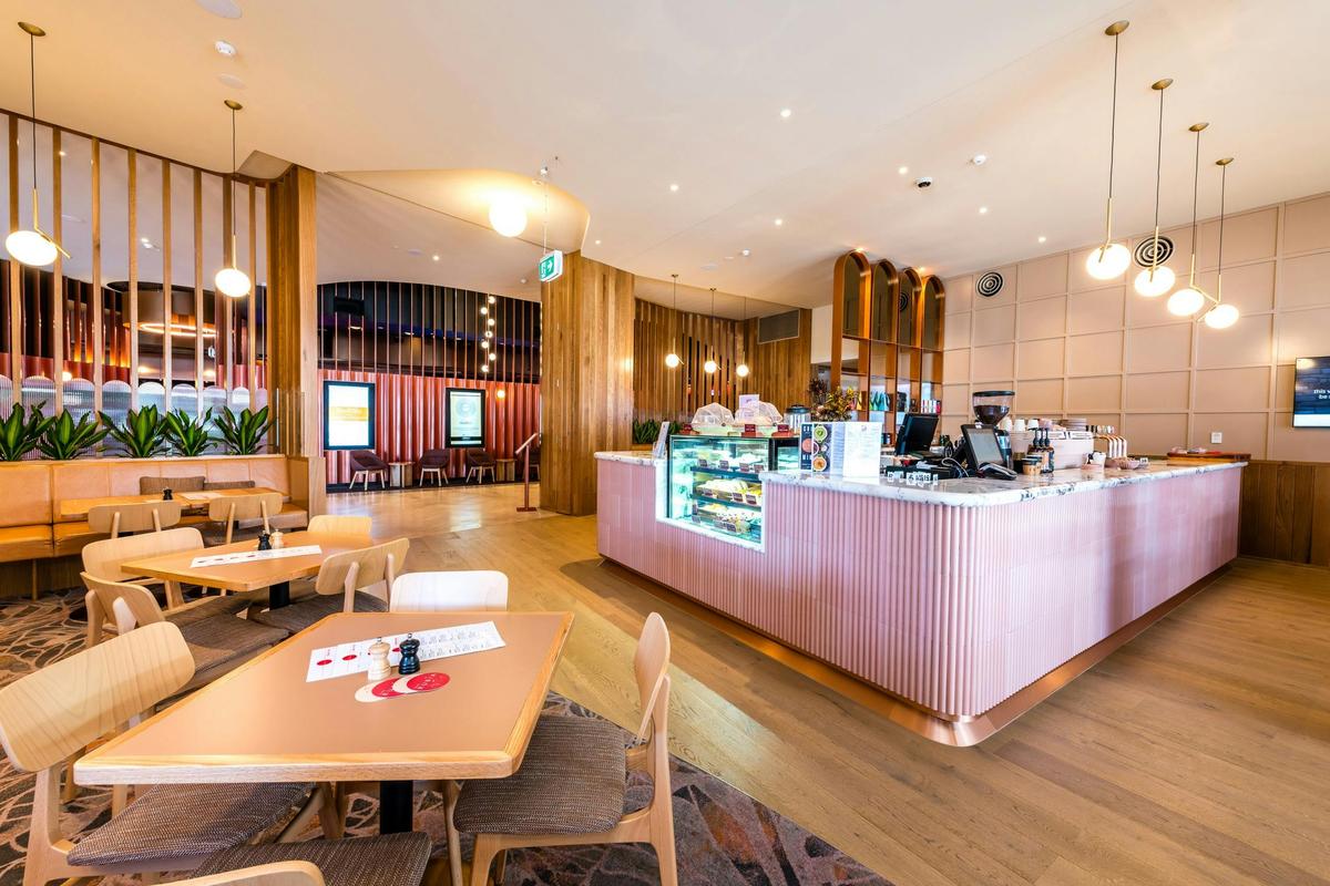 Cafe Rubia - Open daily for breakfast with all day dining. Inside and boardwalk seating