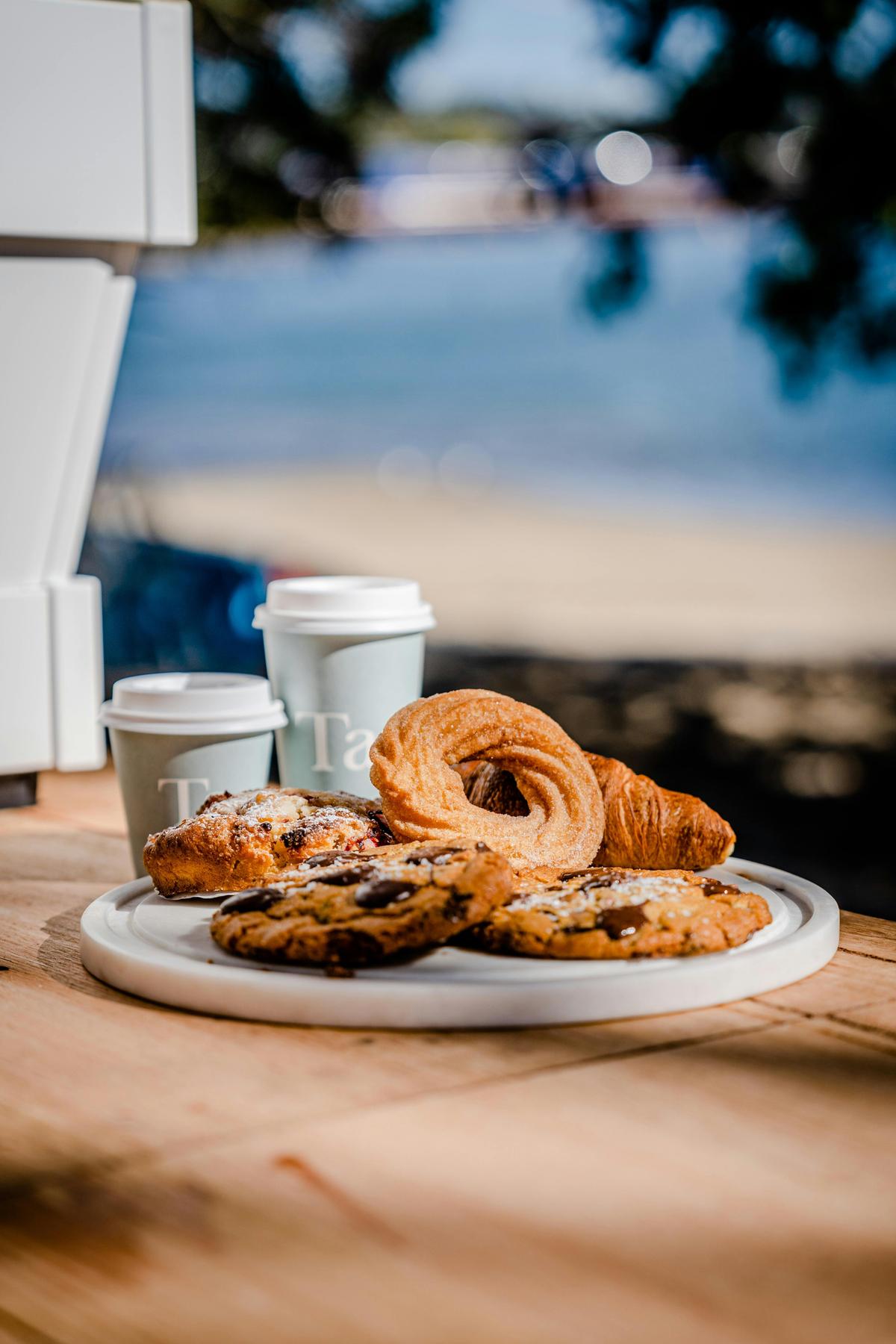 Coffee & Sweet Treats by the crrek