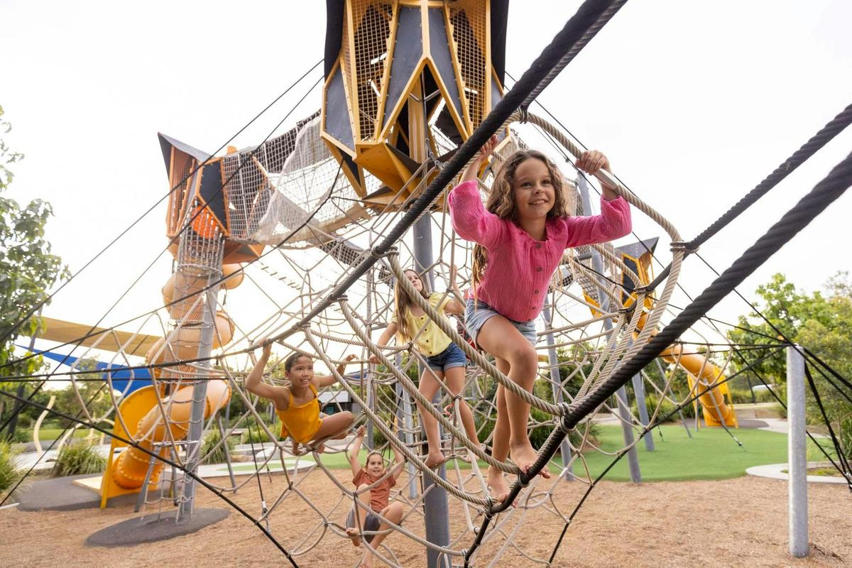 Splash 'n' Play Adventure Park climbing equipment