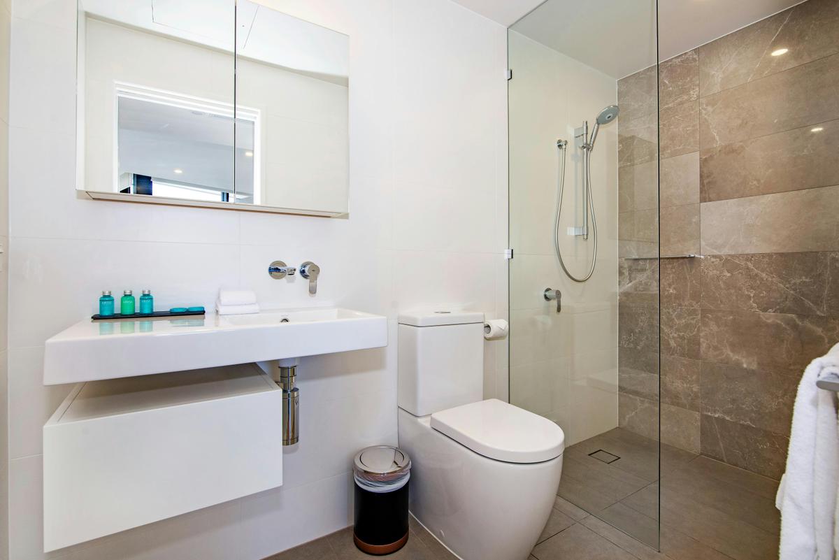 1 Bedroom Apartment - Bathroom