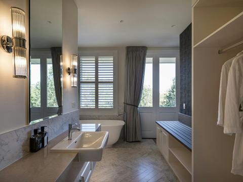 Montville Suite