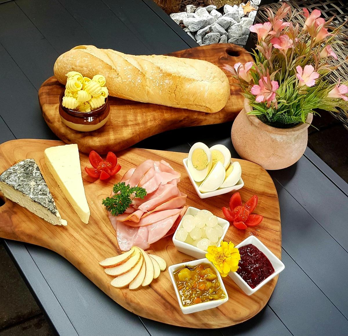 ploughmans lunch