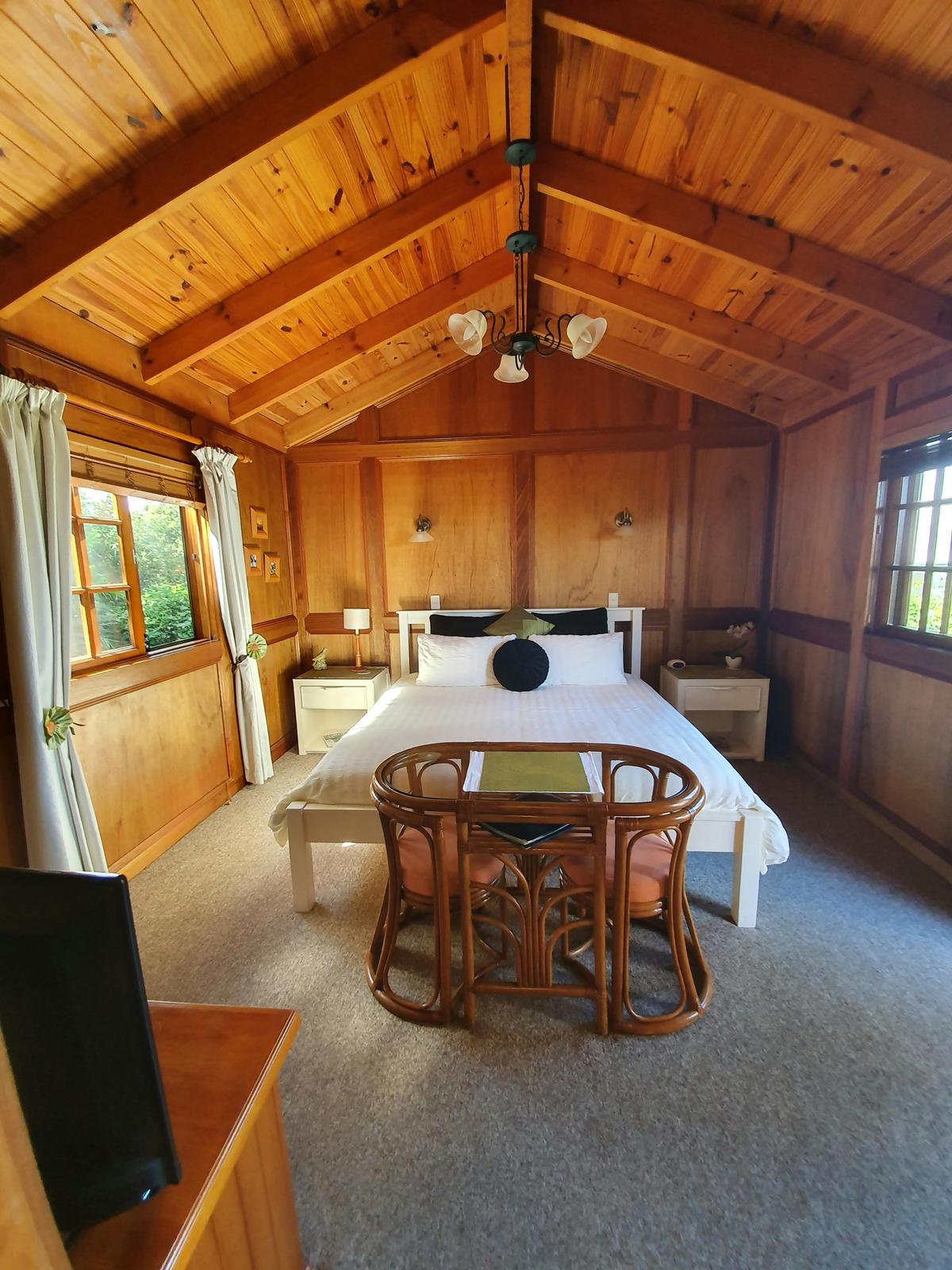 Lorikeet Cabin