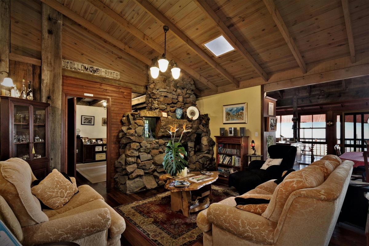 Guest lounge room