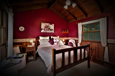 Rosella Cabin