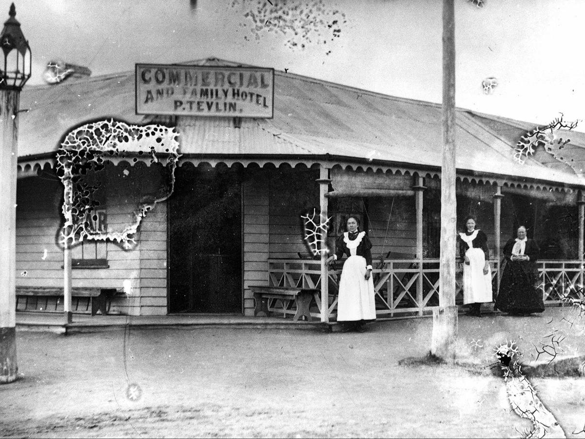 Commercial Hotel