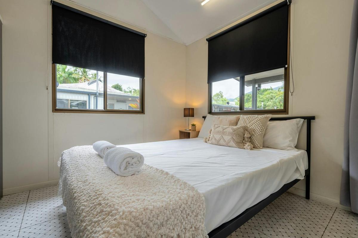 Budget Coconut Cabin (Studio)